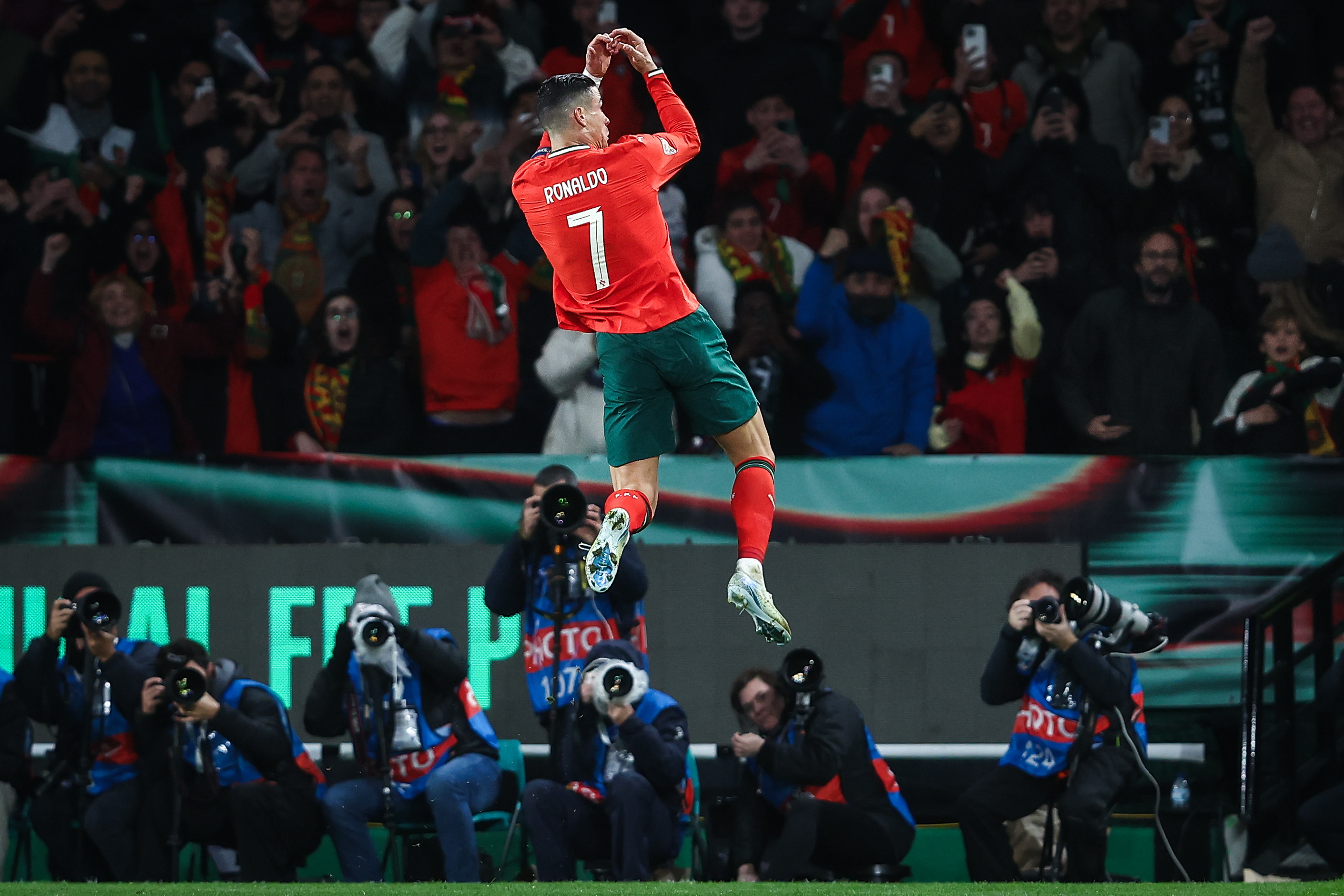 关于欧国联比赛精彩纷呈,球队战绩斐然的信息 关于欧国联比赛精彩纷呈,球队战绩斐然的信息