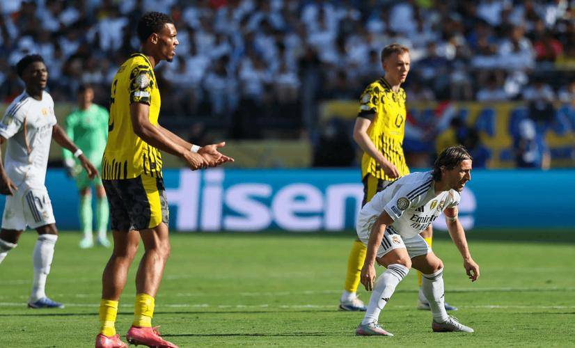 包含克罗托内客场战平帕尔马，继续保级征途的词条