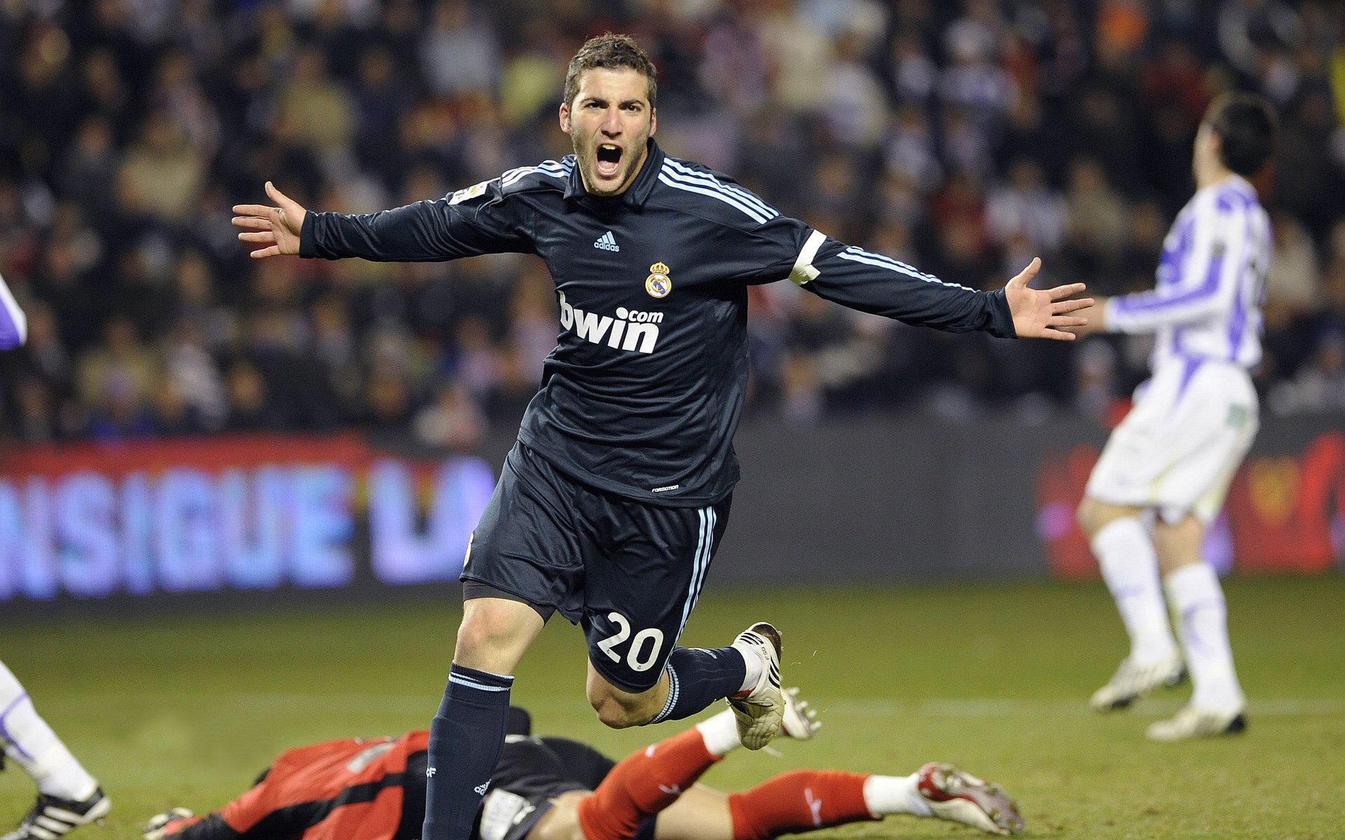 新星班凯罗爆发之夜，勇士关键战如何突围太阳